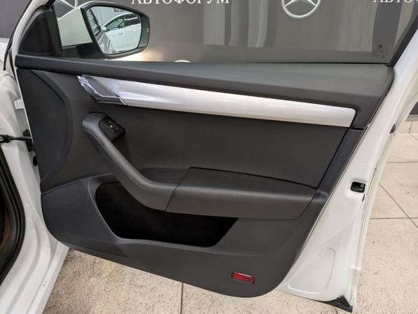 Skoda Octavia III (A7) Рестайлинг с пробегом 2019 года, цена 1 400 000 рублей, 92770 км, лифтбек, Автокод Объявления
