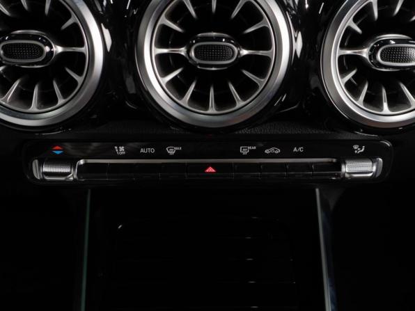 Mercedes-Benz GLB I (X247) Рестайлинг с пробегом 2025 года, цена 6 309 000 рублей, 300 км, внедорожник, Автокод Объявления