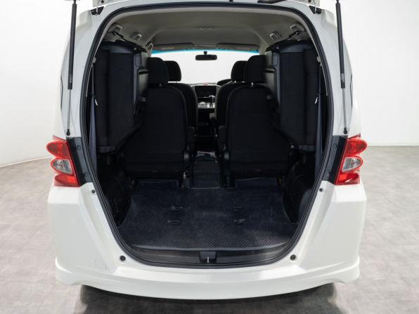 Honda Freed I с пробегом 2011 года, цена 1 080 000 рублей, 141203 км, компактвэн, Автокод Объявления