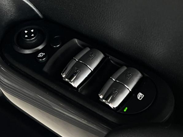 Mini Hatch III (F55/F56) с пробегом 2016 года, цена 1 400 000 рублей, 82000 км, хэтчбек, Автокод Объявления