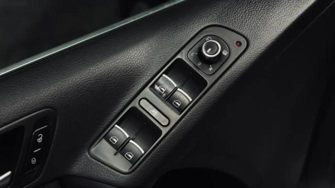 Volkswagen Tiguan I Рестайлинг с пробегом 2012 года, цена 1 290 000 рублей, 219245 км, внедорожник, Автокод Объявления