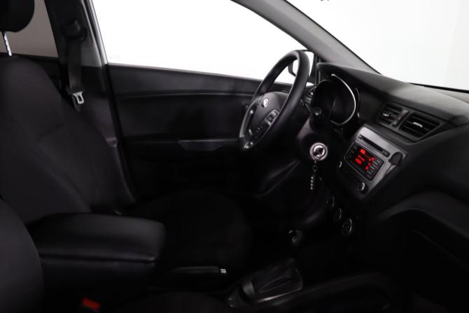 Kia Rio III Рестайлинг с пробегом 2016 года, цена 999 990 рублей, 129530 км, хэтчбек, Автокод Объявления