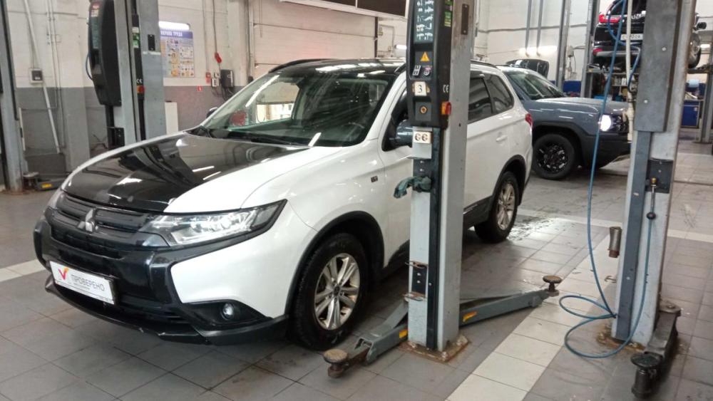 Mitsubishi Outlander III Рестайлинг 2 Санкт-Петербург  - изображение 1
