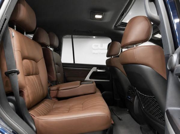 Toyota Land Cruiser 200 Series Рестайлинг 2 с пробегом 2019 года, цена 10 699 000 рублей, 33598 км, внедорожник, Автокод Объявления