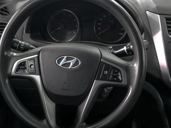 Hyundai Solaris I Рестайлинг с пробегом 2015 года, цена 949 900 рублей, 194000 км, седан, Автокод Объявления
