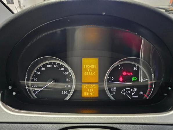 Mercedes-Benz Viano I (W639) Рестайлинг с пробегом 2011 года, цена 1 849 000 рублей, 295480 км, минивэн, Автокод Объявления