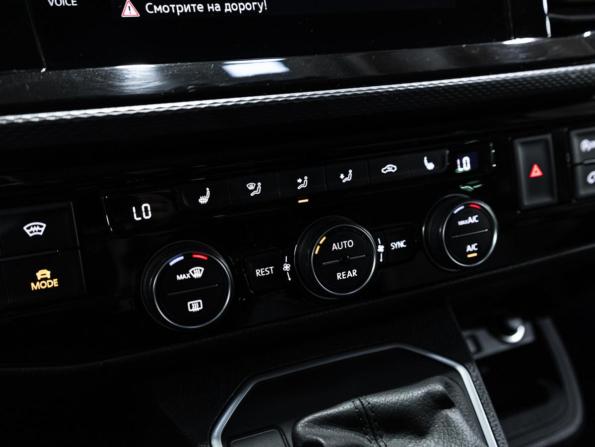 Volkswagen Multivan T6 Рестайлинг с пробегом 2020 года, цена 6 499 000 рублей, 90800 км, минивэн, Автокод Объявления
