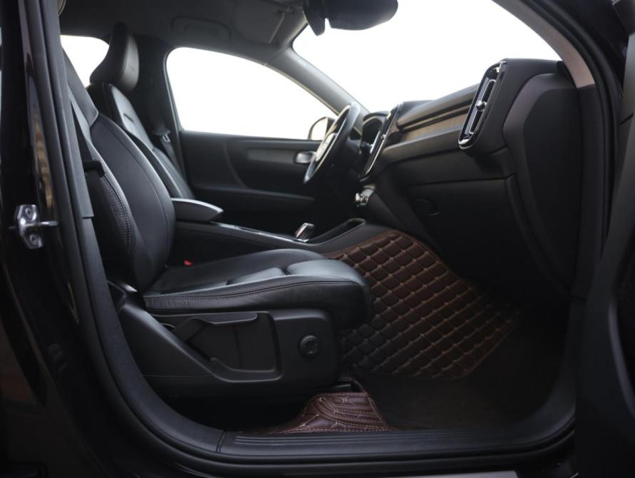 Volvo XC40 I Санкт-Петербург  - изображение 26