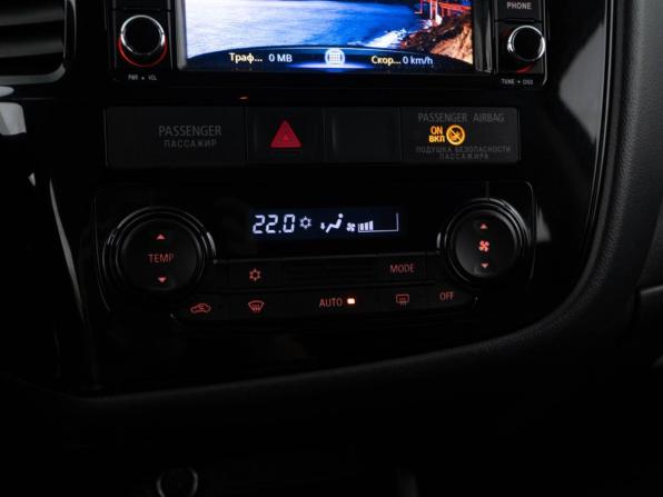 Mitsubishi Outlander III Рестайлинг 2 с пробегом 2016 года, цена 1 599 046 рублей, 173871 км, внедорожник, Автокод Объявления