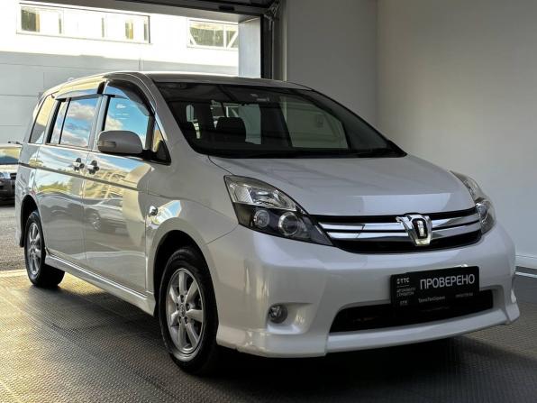 Toyota ISis I Рестайлинг с пробегом 2016 года, цена 1 630 000 рублей, 145800 км, компактвэн, Автокод Объявления