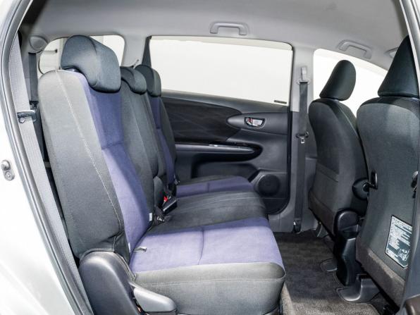 Toyota Wish II Рестайлинг с пробегом 2013 года, цена 1 345 000 рублей, 144000 км, минивэн, Автокод Объявления