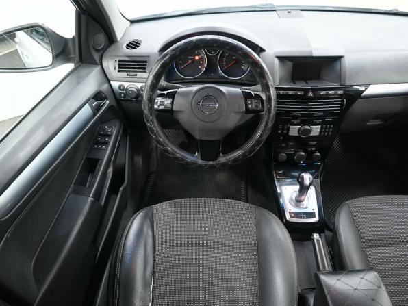 Opel Astra H Рестайлинг с пробегом 2011 года, цена 499 900 рублей, 312000 км, седан, Автокод Объявления