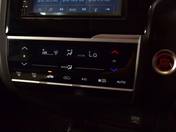 Honda Fit III с пробегом 2017 года, цена 965 995 рублей, 206736 км, хэтчбек, Автокод Объявления