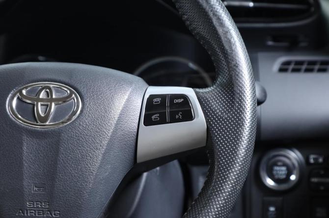 Toyota Wish II Рестайлинг с пробегом 2013 года, цена 1 559 000 рублей, 180000 км, минивэн, Автокод Объявления