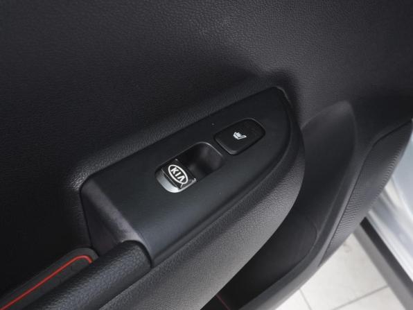 Kia Rio IV Рестайлинг с пробегом 2021 года, цена 2 049 000 рублей, 30172 км, хэтчбек, Автокод Объявления