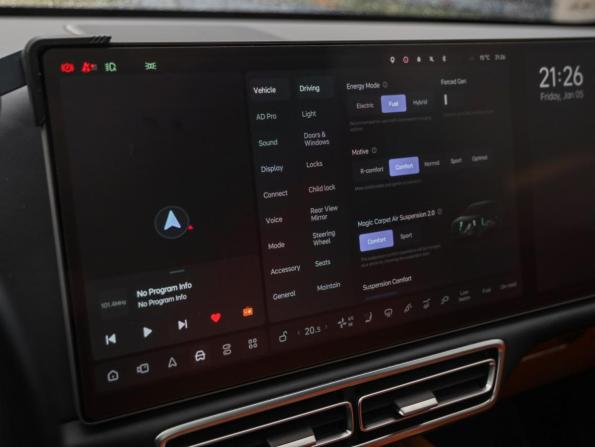 Li Auto (Lixiang) L7 I с пробегом 2024 года, цена 5 590 000 рублей, 80971 км, внедорожник, Автокод Объявления