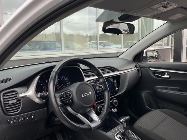 Kia Rio IV Рестайлинг с пробегом 2022 года, цена 1 599 000 рублей, 80500 км, седан, Автокод Объявления