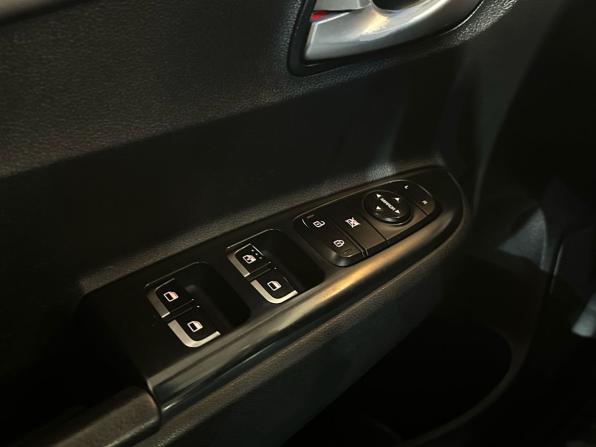 Kia Rio IV с пробегом 2020 года, цена 1 349 990 рублей, 175221 км, хэтчбек, Автокод Объявления
