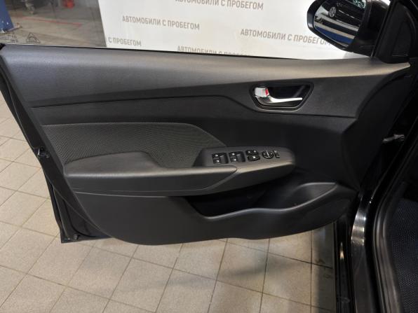 Hyundai Solaris II с пробегом 2019 года, цена 1 239 000 рублей, 102686 км, седан, Автокод Объявления