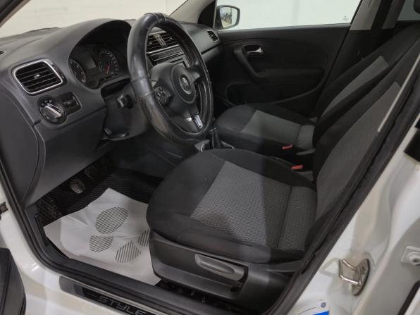 Volkswagen Polo V с пробегом 2014 года, цена 630 000 рублей, 246769 км, седан, Автокод Объявления