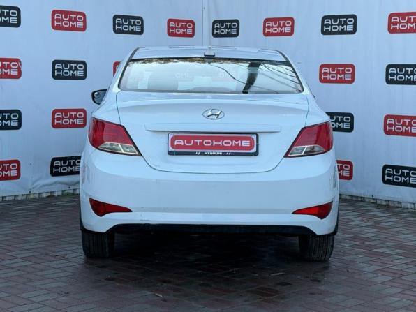 Hyundai Solaris I Рестайлинг с пробегом 2014 года, цена 559 990 рублей, 195000 км, седан, Автокод Объявления