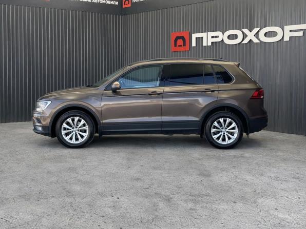 Volkswagen Tiguan II с пробегом 2018 года, цена 1 990 000 рублей, 122814 км, внедорожник, Автокод Объявления
