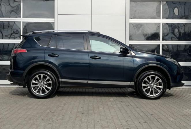 Toyota RAV4 IV (XA40) Рестайлинг с пробегом 2018 года, цена 2 730 000 рублей, 135614 км, внедорожник, Автокод Объявления