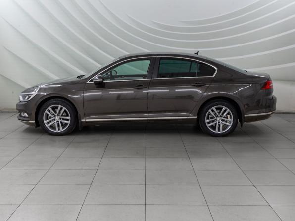 Volkswagen Passat B8 с пробегом 2018 года, цена 1 798 000 рублей, 138946 км, седан, Автокод Объявления