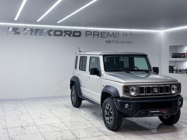 Suzuki Jimny IV с пробегом 2025 года, цена 3 650 000 рублей, 614 км, внедорожник, Автокод Объявления