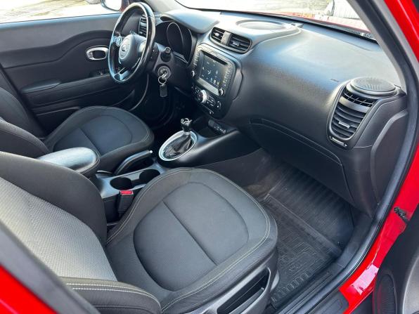 Kia Soul II Рестайлинг с пробегом 2018 года, цена 1 450 000 рублей, 140800 км, хэтчбек, Автокод Объявления