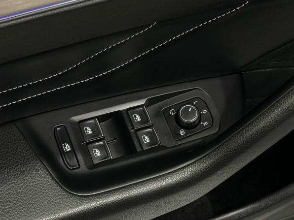 Volkswagen Passat B8 Рестайлинг с пробегом 2019 года, цена 2 019 900 рублей, 212000 км, седан, Автокод Объявления