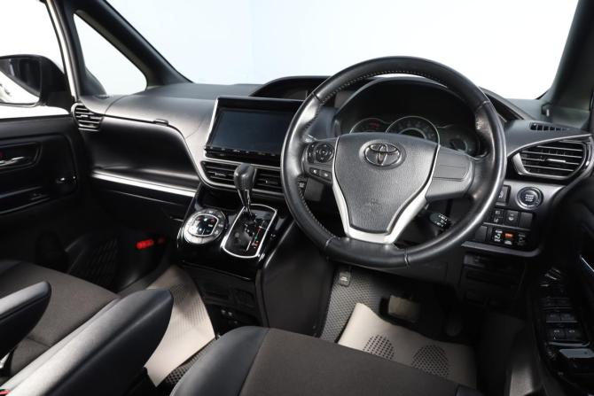 Toyota Noah III (R80) с пробегом 2019 года, цена 3 099 000 рублей, 91000 км, минивэн, Автокод Объявления