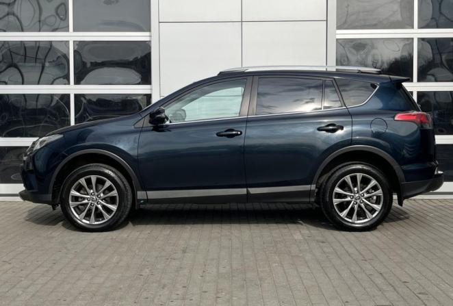 Toyota RAV4 IV (XA40) Рестайлинг с пробегом 2018 года, цена 2 730 000 рублей, 135614 км, внедорожник, Автокод Объявления