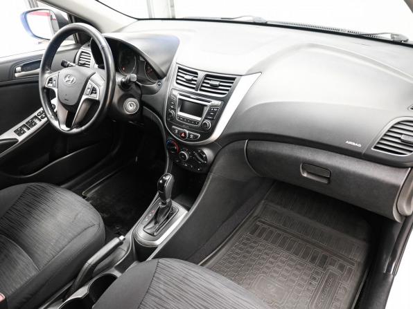Hyundai Solaris I Рестайлинг с пробегом 2015 года, цена 909 900 рублей, 225307 км, седан, Автокод Объявления