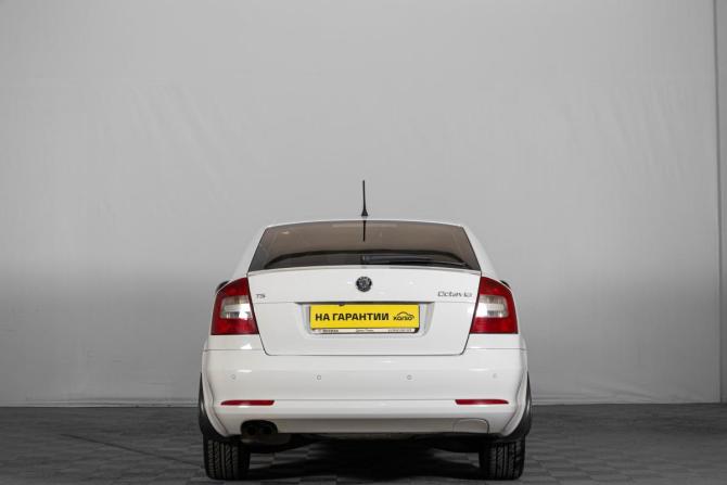 Skoda Octavia II (A5) Рестайлинг с пробегом 2012 года, цена 879 000 рублей, 172000 км, лифтбек, Автокод Объявления