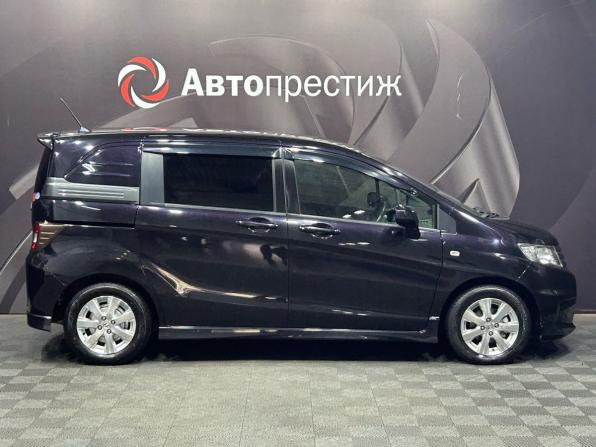 Honda Freed I с пробегом 2011 года, цена 1 120 000 рублей, 220731 км, компактвэн, Автокод Объявления