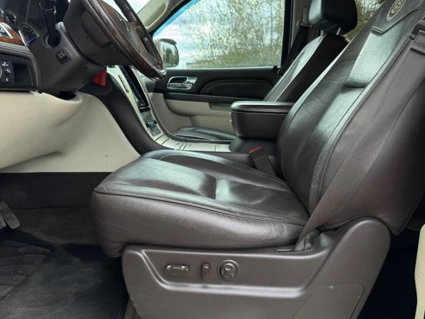 Cadillac Escalade III с пробегом 2013 года, цена 1 899 000 рублей, 265535 км, внедорожник, Автокод Объявления