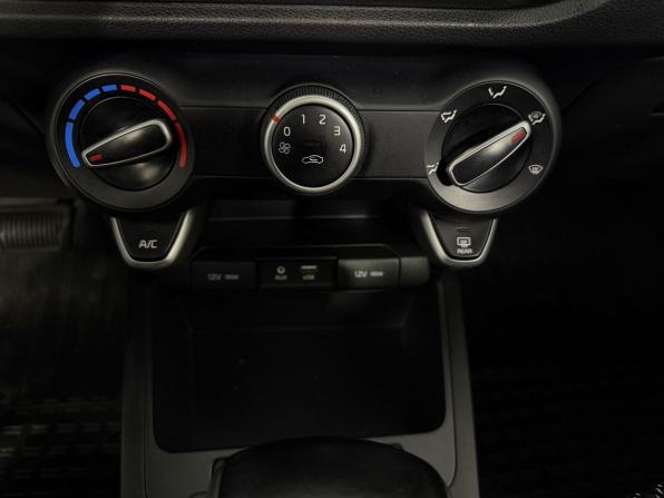 Kia Rio IV с пробегом 2018 года, цена 1 300 000 рублей, 121000 км, седан, Автокод Объявления