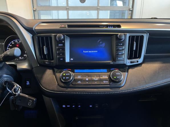 Toyota RAV4 IV (XA40) Рестайлинг с пробегом 2017 года, цена 2 195 000 рублей, 120149 км, внедорожник, Автокод Объявления