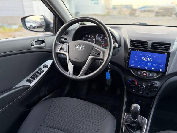 Hyundai Solaris I Рестайлинг с пробегом 2016 года, цена 855 000 рублей, 109000 км, седан, Автокод Объявления