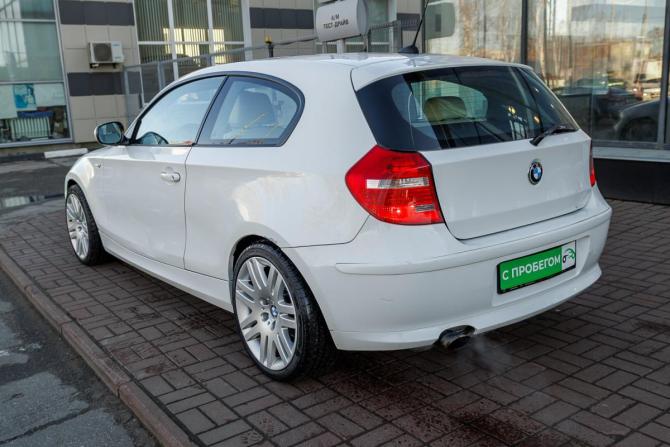 BMW 1 серии I (E81/E82/E87/E88) Рестайлинг с пробегом 2010 года, цена 655 000 рублей, 304000 км, хэтчбек, Автокод Объявления