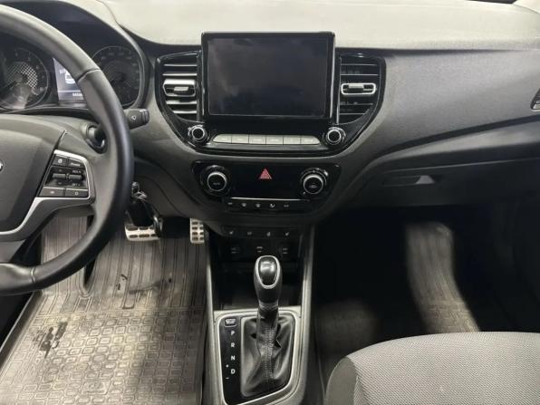 Hyundai Solaris II Рестайлинг с пробегом 2020 года, цена 1 699 000 рублей, 54500 км, седан, Автокод Объявления