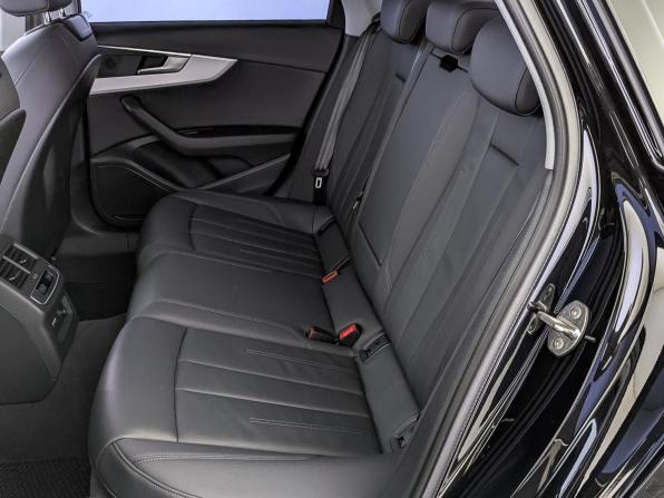 Audi A4 V (B9) Рестайлинг с пробегом 2022 года, цена 4 115 500 рублей, 23700 км, седан, Автокод Объявления