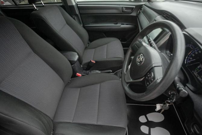 Toyota Corolla XI (E160 E170) Рестайлинг 2 с пробегом 2018 года, цена 1 258 000 рублей, 97000 км, универсал, Автокод Объявления