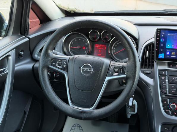 Opel Astra J Рестайлинг с пробегом 2013 года, цена 870 000 рублей, 152150 км, хэтчбек, Автокод Объявления