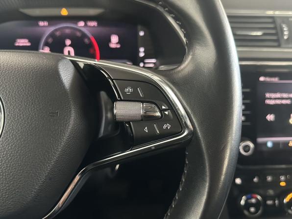 Skoda Superb III Рестайлинг с пробегом 2021 года, цена 2 100 000 рублей, 220149 км, лифтбек, Автокод Объявления
