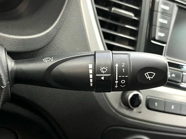 Hyundai Solaris II с пробегом 2017 года, цена 1 369 900 рублей, 176124 км, седан, Автокод Объявления