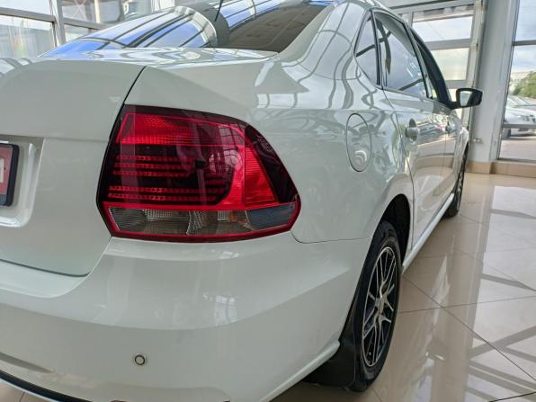 Volkswagen Polo V Рестайлинг с пробегом 2016 года, цена 899 000 рублей, 170000 км, седан, Автокод Объявления