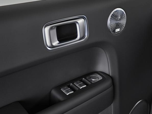 Новый Li Auto (Lixiang) L9 I Рестайлинг 2025 года, цена 11 990 000 рублей, внедорожник, Автокод Объявления