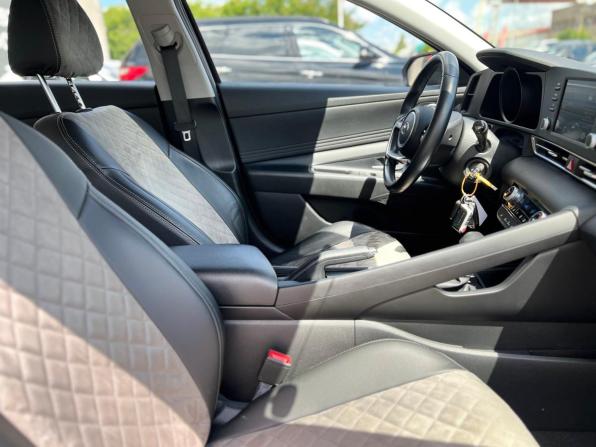 Hyundai Elantra VII (CN7) с пробегом 2021 года, цена 2 350 000 рублей, 21950 км, седан, Автокод Объявления